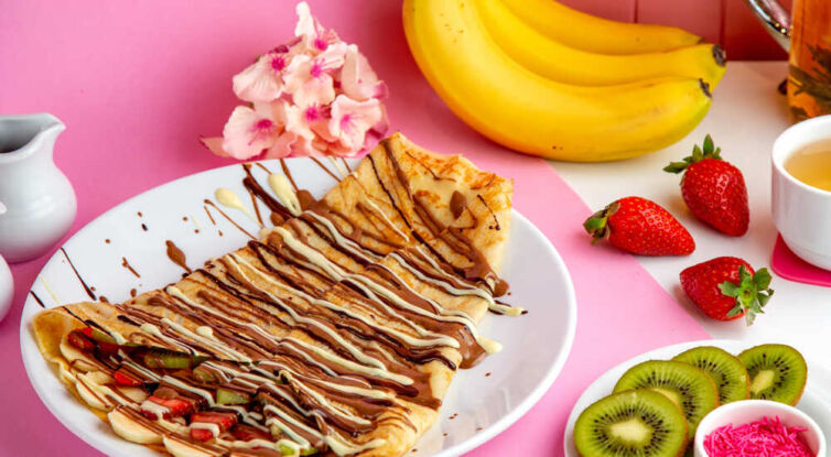 strawberry-banana-and-chocolate-crepes_op